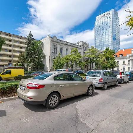 Rent Like Senatorska 40 Warszawa